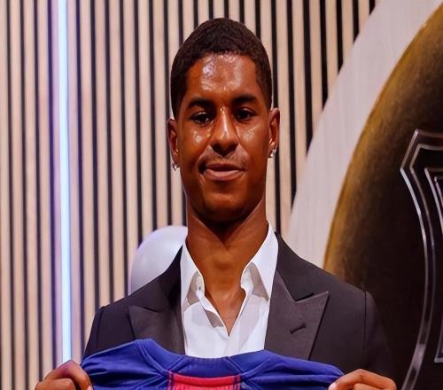 不會再回曼聯(lián)的！昔日“大英帝星”認(rèn)可降薪，他只想在諾坎普打拼