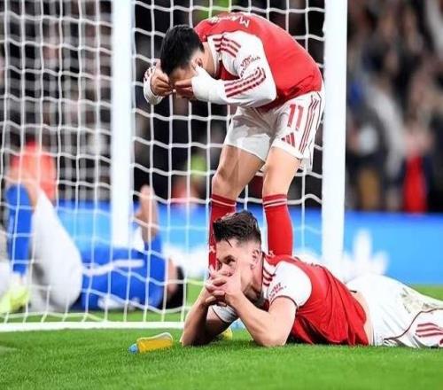 理查森：曼城“超車”的機(jī)會來了，阿森納缺少拜仁的穩(wěn)定性