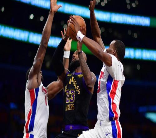 從8勝到40勝，登頂聯(lián)盟第一！NBA被低估豪門，成哈登奪冠路上阻礙