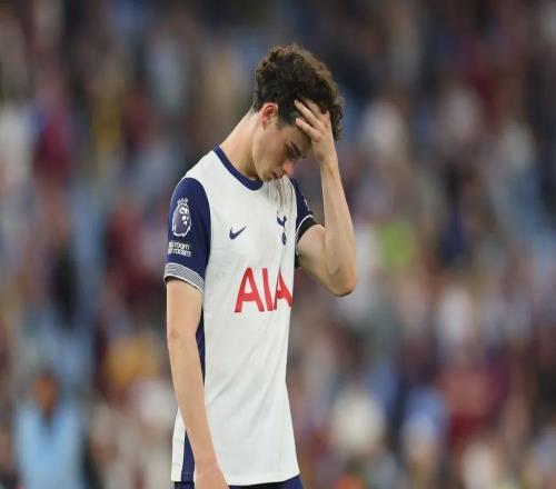 2億豪賭！熱刺把命交給英超菜鳥(niǎo)，圖多爾首戰(zhàn)即地獄，輸球=崩盤(pán)