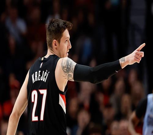 加盟球隊(duì)后的作用立竿見(jiàn)影，開(kāi)拓者的這筆交易看起來(lái)非常成功