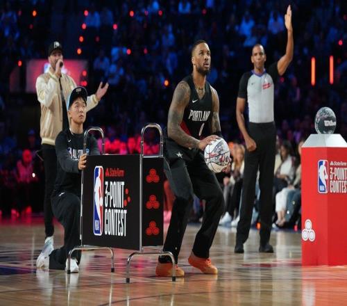 牛，達(dá)米安利拉德展現(xiàn)巔峰狀態(tài)，贏得三分球大賽冠軍