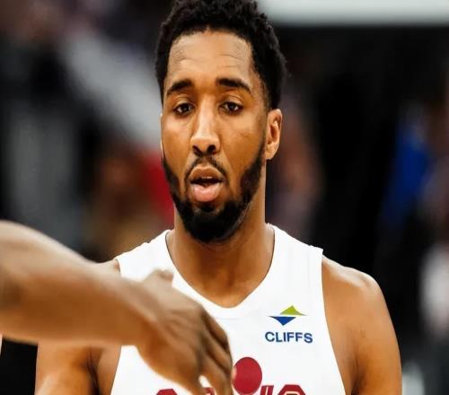 砍58+12！轟54+17，七年前你們還是死敵，如今卻逆天改命要爭冠了