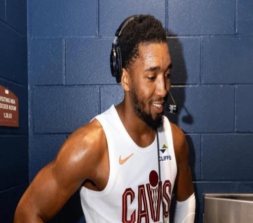 轟32+10+2！請(qǐng)把球給哈登，米切爾賽后明牌，阿特金森也把話挑明