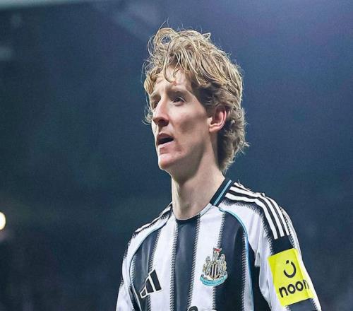 英超3球2助攻要價(jià)9500萬鎊，英媒曝利物浦將簽戈登，紐卡再售核心