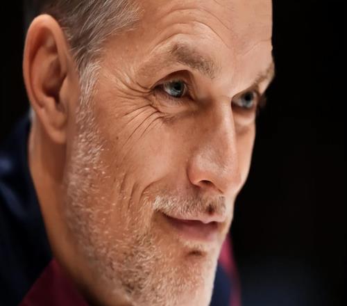 曼聯(lián)換帥一波三折，多位熱門候選者相繼退出，一人最可能笑到最后