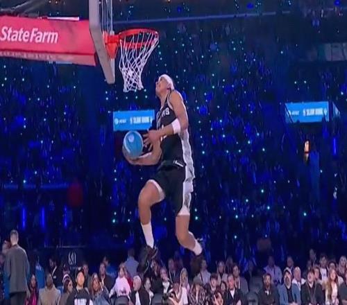 扣籃大賽首輪，卡特布萊恩特得到45.6分