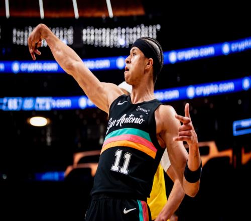 又打出來一個(gè)！14號(hào)秀卡特布萊恩特，馬刺的爭冠拼圖