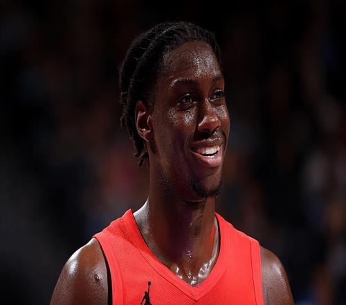 出場次數(shù)已經(jīng)耗盡！開拓者到底什么時候才會將側(cè)翼新星轉(zhuǎn)正呢