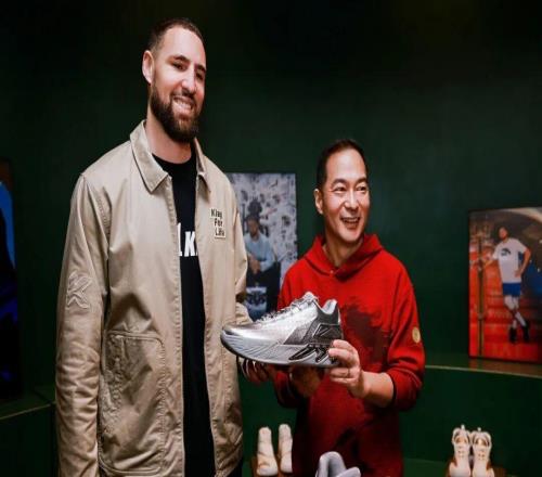 克萊湯普森與安踏簽下終身合同，已賣出千萬雙KT戰(zhàn)靴