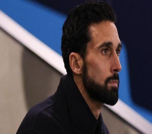 皇馬新帥有望轉(zhuǎn)正！41后西甲5場(chǎng)全勝+反超巴薩2分，奪冠或留下