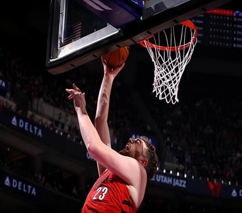 面對(duì)爵士打出大號(hào)準(zhǔn)三雙，開拓者內(nèi)線新星的發(fā)展前景一片光明