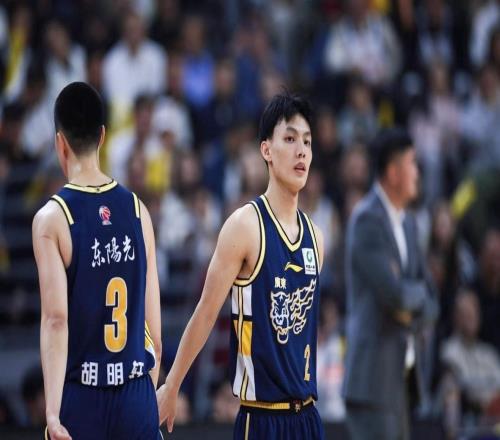 賺翻了！廣東宏遠(yuǎn)又是第一，真不愧是CBA的十一冠王，朱總樂壞了