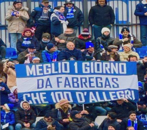 科莫球迷橫幅：當(dāng)1天法布雷加斯勝過當(dāng)100天阿萊格里