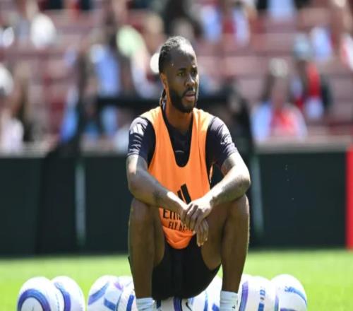 庫伊特：我當(dāng)時(shí)不太喜歡斯特林，因?yàn)樗芸炀娃D(zhuǎn)投了死敵曼城