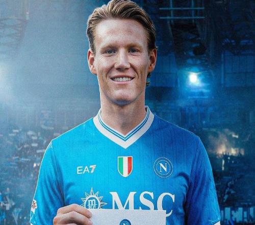 曼聯(lián)回購小麥傳聞?wù)嫦嘟颐兀〖t魔不介意卷入傳聞，情況與青木相同