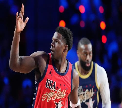 合計32分9板3助，愛德華茲當選全明星MVP