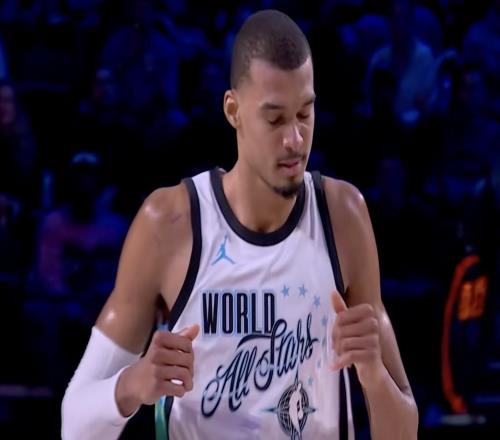 太想贏了！文班亞馬單場(chǎng)19分兩場(chǎng)合計(jì)33分，世界隊(duì)仍被淘汰