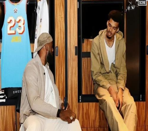 文班殘暴大帽，詹皇第一時間的反應(yīng)暗藏深意！聯(lián)盟第一人要傳位了