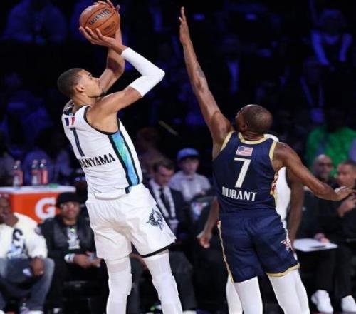 美媒：文班亞馬用全明星表現(xiàn)兌現(xiàn)諾言，他已成聯(lián)盟未來新門面