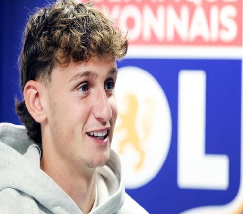 2球3助攻英格蘭中場(chǎng)天才橫空出世半年身價(jià)飛漲4倍4豪門瘋搶