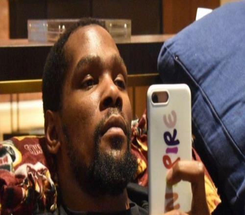 杜蘭特疑似小號(hào)引熱議！吐槽火箭和太陽隊(duì)友名嘴直言無風(fēng)不起浪