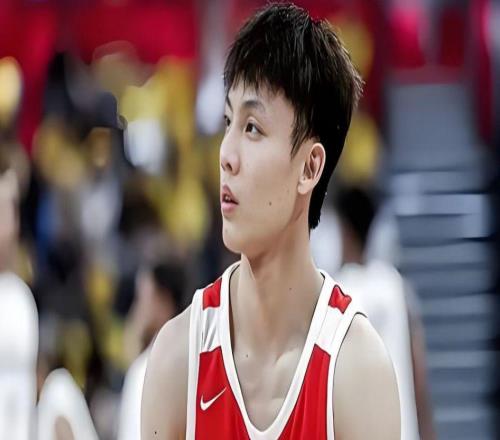 初一正常訓(xùn)練！除夕放假半天，中國男籃的自助餐，十分豐盛