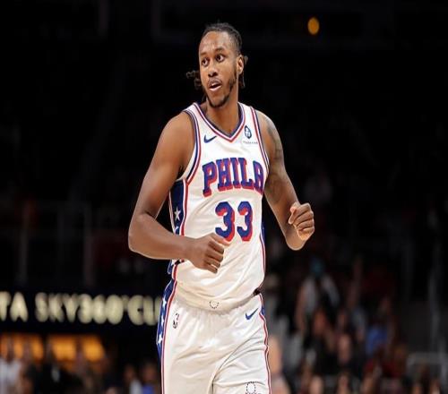 出場(chǎng)次數(shù)已經(jīng)用完，76人不得不轉(zhuǎn)正了這位鋒線新星