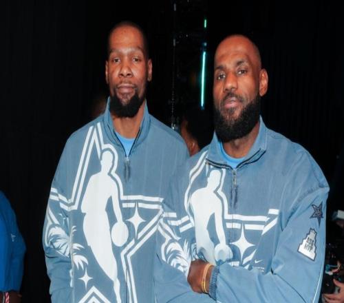 疑似KD小號言論引熱議！網紅也炮轟KD賽前玩手機自認為看透一切