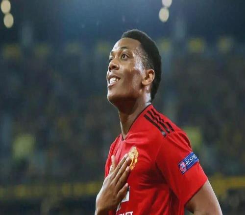 古早曼聯(lián)“意難平”：30歲不到?jīng)]球踢，巔峰6000萬(wàn)如今只剩零頭