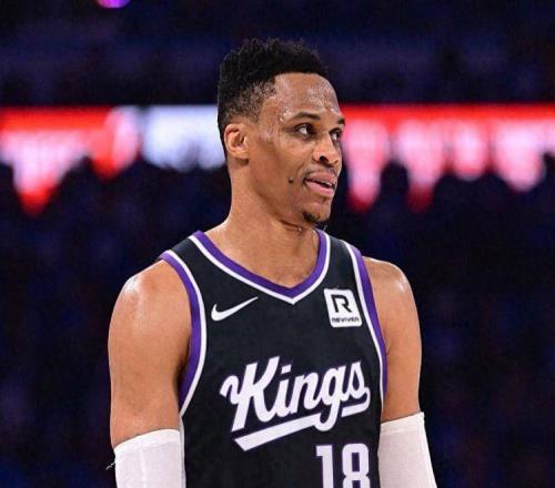 威少已經(jīng)37歲了，仔細算算，他還有機會拿30000分嗎