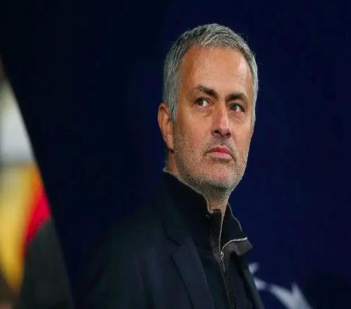 主場01惜敗劇情拉滿！維尼修斯中途離場，穆帥紅牌+采訪引發(fā)爭議