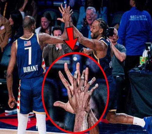 小卡與杜蘭特手掌對比驚人！看起來相當(dāng)于KD兩倍大歷史排名第9
