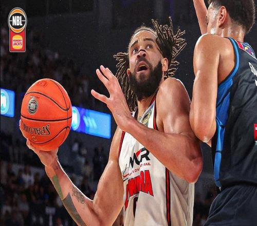 20分鐘15+10！麥基NBL存統(tǒng)治級(jí)水準(zhǔn)北京引進(jìn)38歲老將眼光獨(dú)到