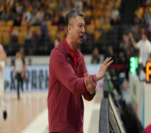 中國(guó)男籃拒絕輸球！全新陣容亮相，郭士強(qiáng)變陣，央視直播