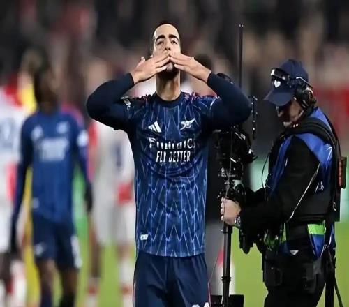 沃茨覺(jué)得維爾茨需要“野蠻”一些，梅里諾能得到更多機(jī)會(huì)