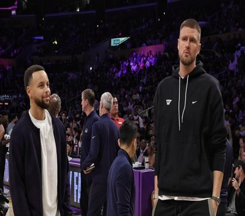 珀金進(jìn)行對(duì)抗訓(xùn)練！科爾為他設(shè)立全新戰(zhàn)術(shù)梅爾頓：跟文班同類型