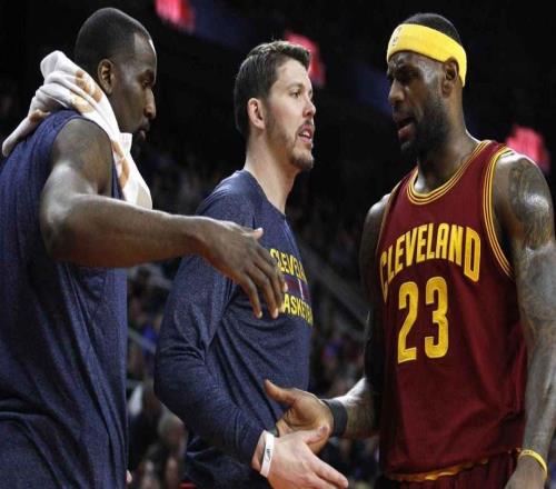 帕金斯：湖人隊(duì)詹姆斯并沒(méi)像科比和杜蘭特那樣受到年輕球員的喜愛(ài)