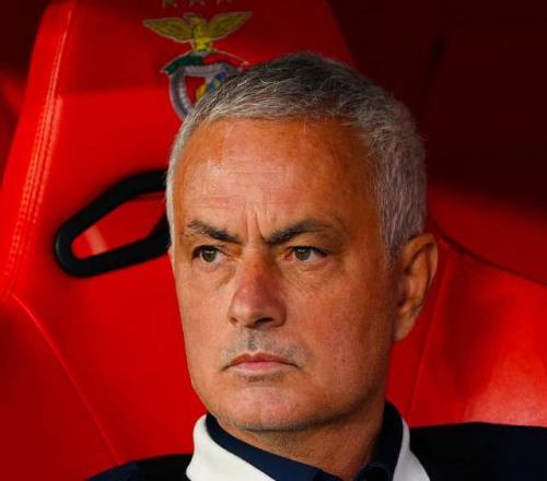 真敢說！63歲穆帥揭秘潛規(guī)則：裁判保護(hù)皇馬3人不會(huì)染黃