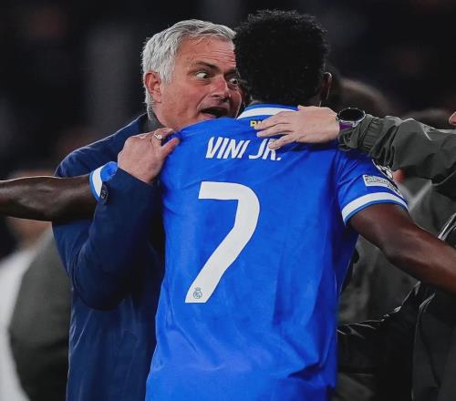 穆里尼奧：總是維尼修斯出事肯定有問(wèn)題！巴薩將和曼聯(lián)談判拉師傅