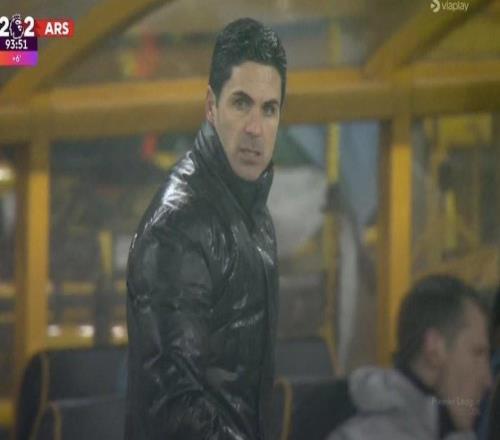 阿森納兩戰墊底狼隊1勝1平，首回合艱難絕殺，次回合被絕平