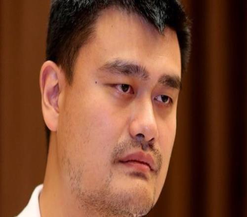 卸任后開心多了！姚明回應(yīng)被調(diào)侃“女兆日月”：樊振東怎么拆