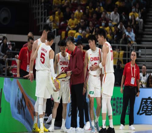 夠拼，中國男籃除夕夜仍一天三練，每人每天補貼300塊