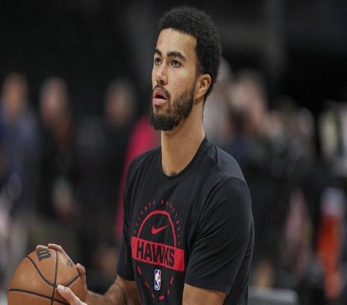 簽約已達(dá)成，老鷹隊(duì)簽下了神射手卡萊布休斯頓，補(bǔ)強(qiáng)陣容