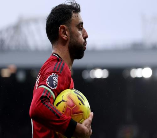 曼聯(lián)中場(chǎng)今夏醞釀?wù){(diào)整，B費(fèi)去留引關(guān)注