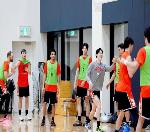 迎戰(zhàn)日本！亞籃聯(lián)看衰中國男籃！欽點一關鍵球員，推薦12人大名單