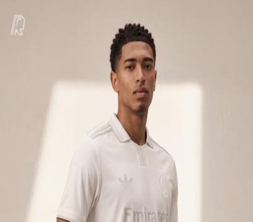 皇馬125周年球衣諜照曝光：復(fù)古隊(duì)徽設(shè)計(jì)，整體純白色調(diào)