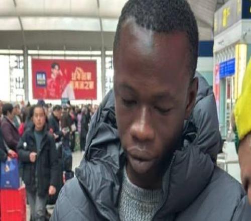 國(guó)安全隊(duì)今天上午乘高鐵前往蘇州，新外援孔特隨隊(duì)出征