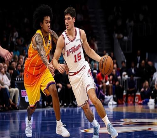 盡管手感非常一般，但火箭后場(chǎng)新星對(duì)于比賽的影響力非常關(guān)鍵