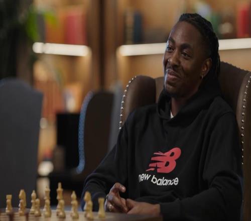 埃澤：有時踢球我也不知怎么做是對的，但會試著進入心流狀態